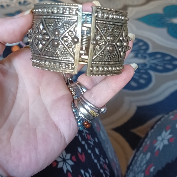 Silver Bangle Chunky Bracelet - Picture 2 of 5